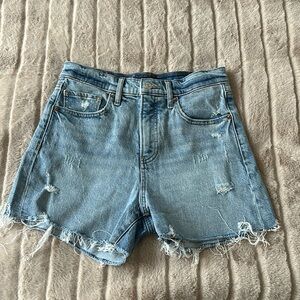 *NWOT* Express 90’s high waisted, frayed denim short, sz. 4